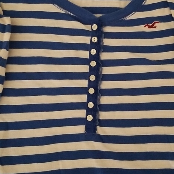 Hollister stripped shirt deep V neck - Picture 3 of 4